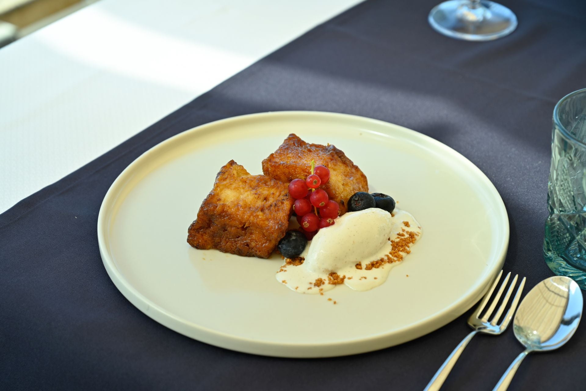 Caval Restaurant &amp; Club