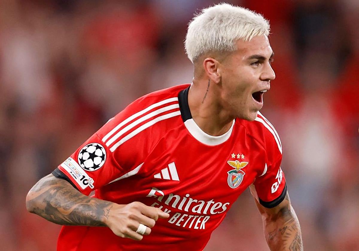 Enzo Barrenechea, celebrando su gol en Champions con el Benfica.