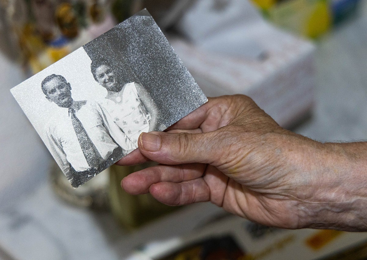 Imagen secundaria 1 - Vicente, Paquita no te olvida: la esquela que se publica cada 13 de septiembre, 24 años después