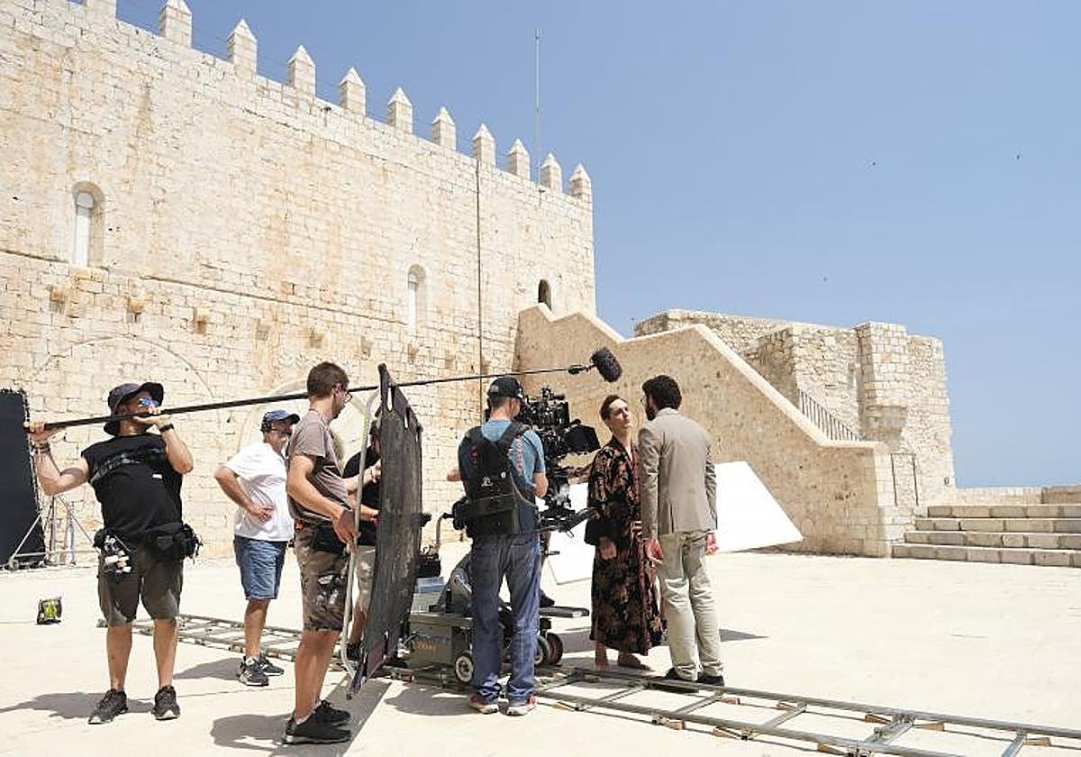 Un momento del rodaje en el castillo de Peñíscola.