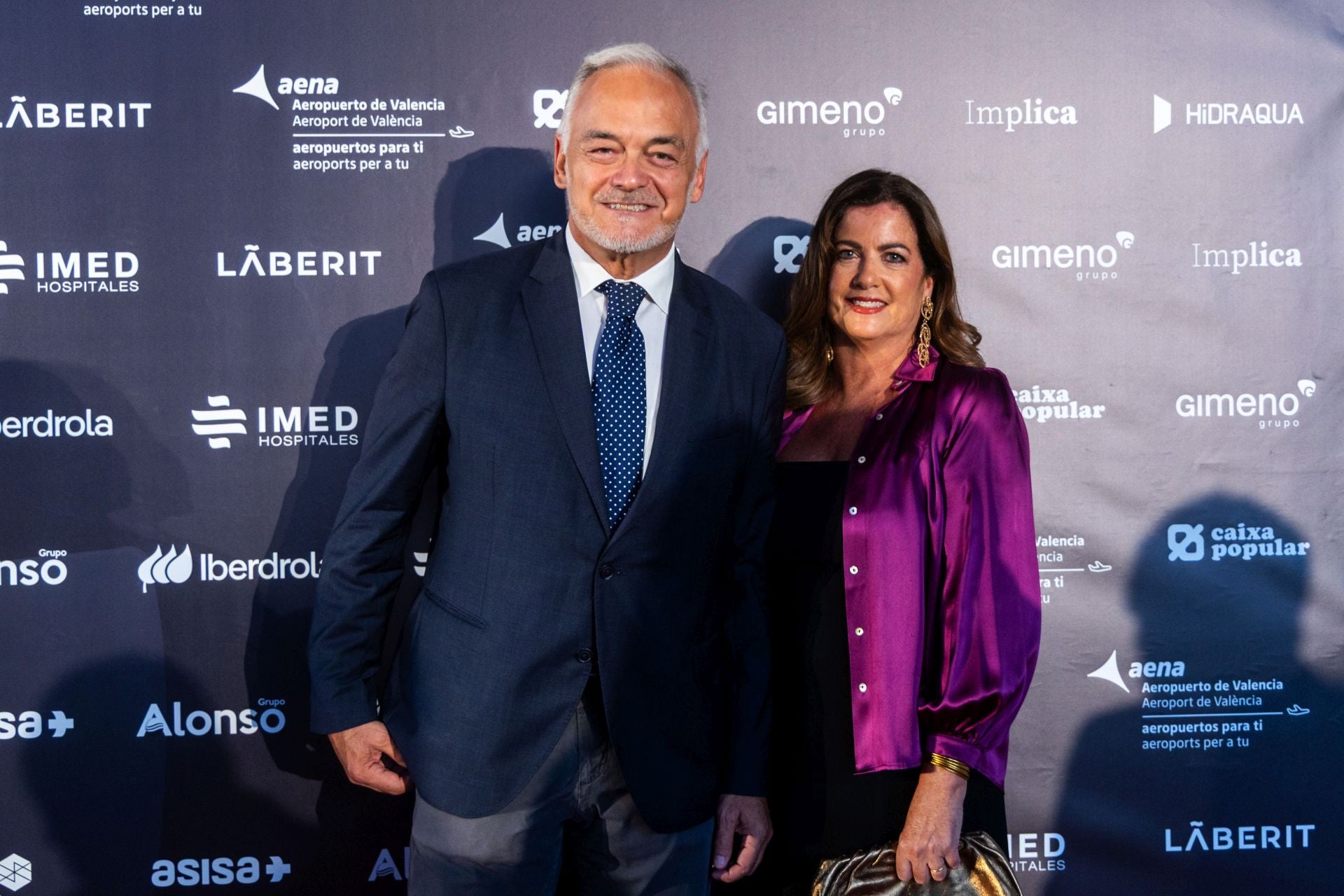El vicepresidente del Parlamento Europeo y colaborador de LAS PROVINCIAS Esteban González Pons, y su mujer, Piluca Bertolín.
