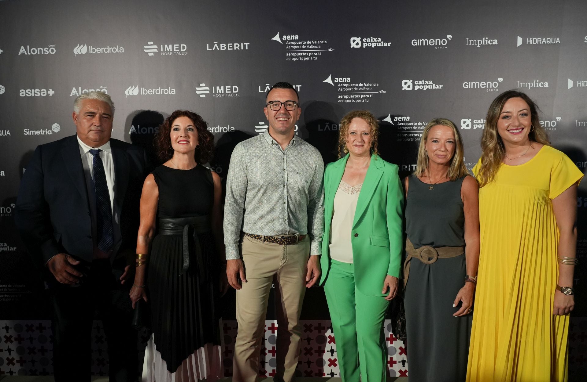 El presidente de la Diputación de Valencia, Vicent Mompó, en el centro, junto a los diputados provinciales del PP Pedro Cuesta, Imma González, Amparo Folgado, Paz Carceller y Rocío Gil.
