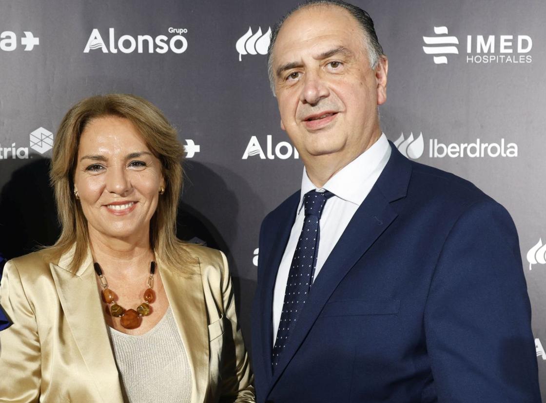 La vicepresidenta primera y consellera de Igualdad, Susana Camarero, junto al conseller de Emergencias e Interior, Juan Carlos Valderrama.