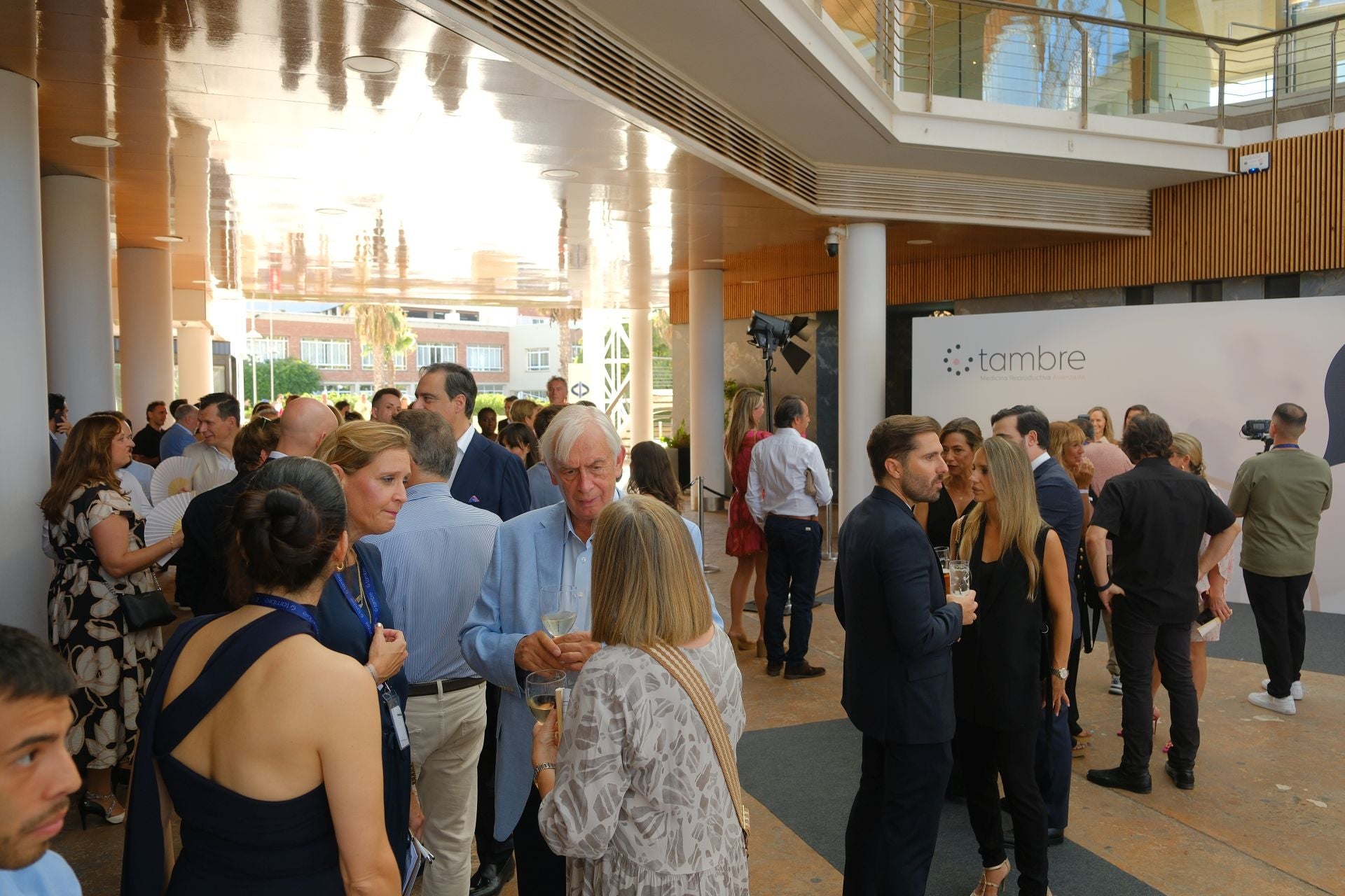 La clínica de fertilidad Tambre abre sus puertas en Alicante con una velada para recordar