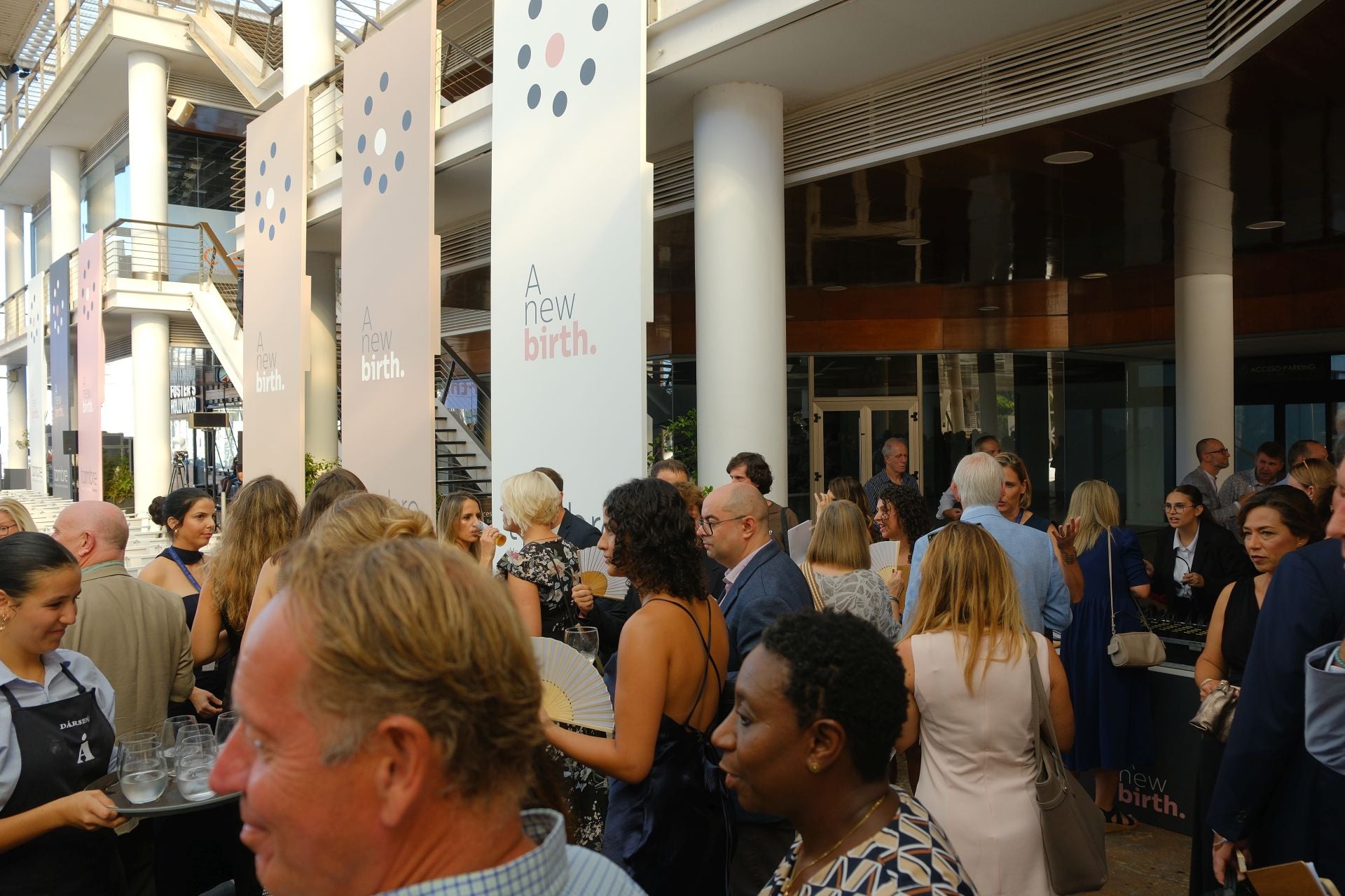 La clínica de fertilidad Tambre abre sus puertas en Alicante con una velada para recordar