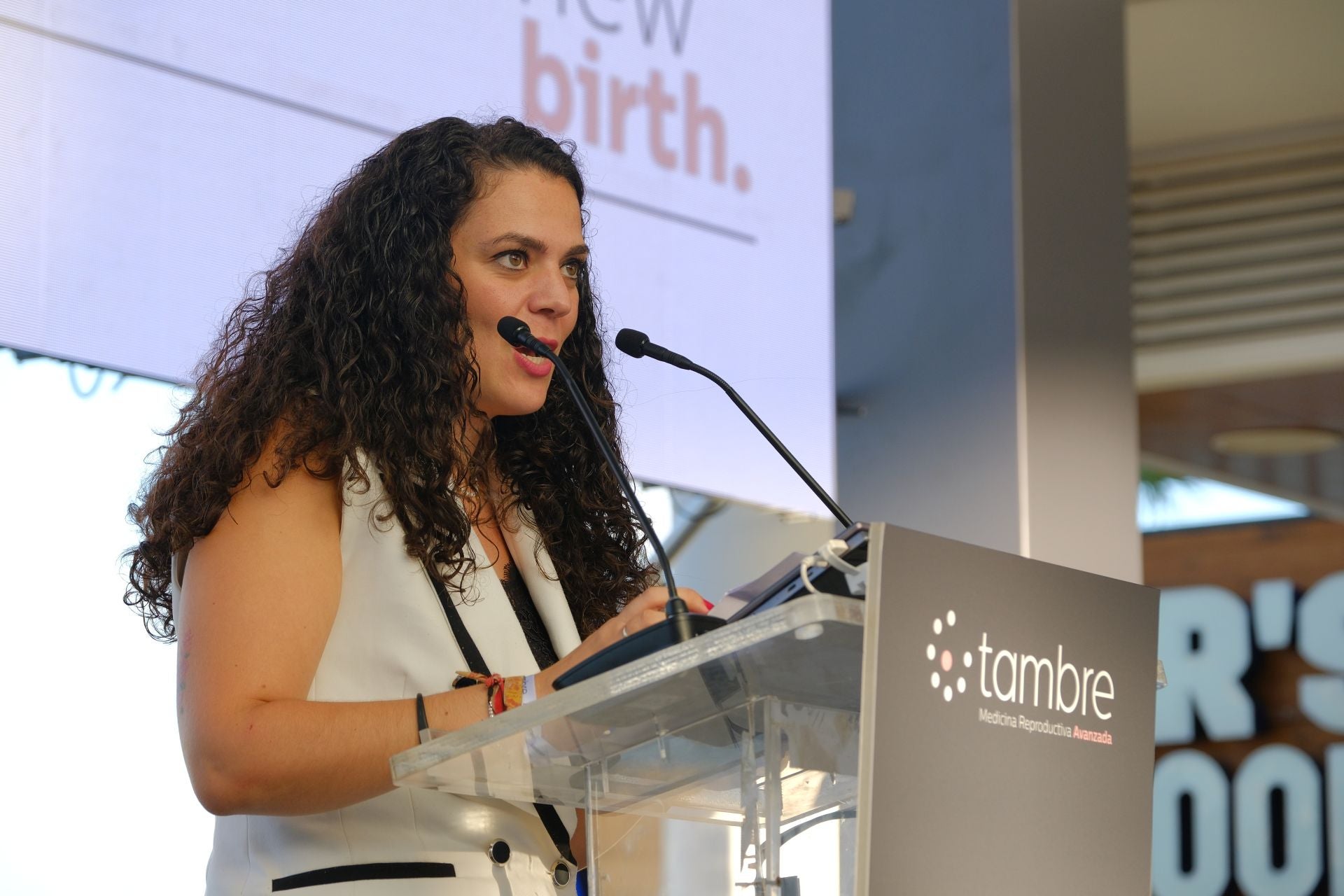 La clínica de fertilidad Tambre abre sus puertas en Alicante con una velada para recordar