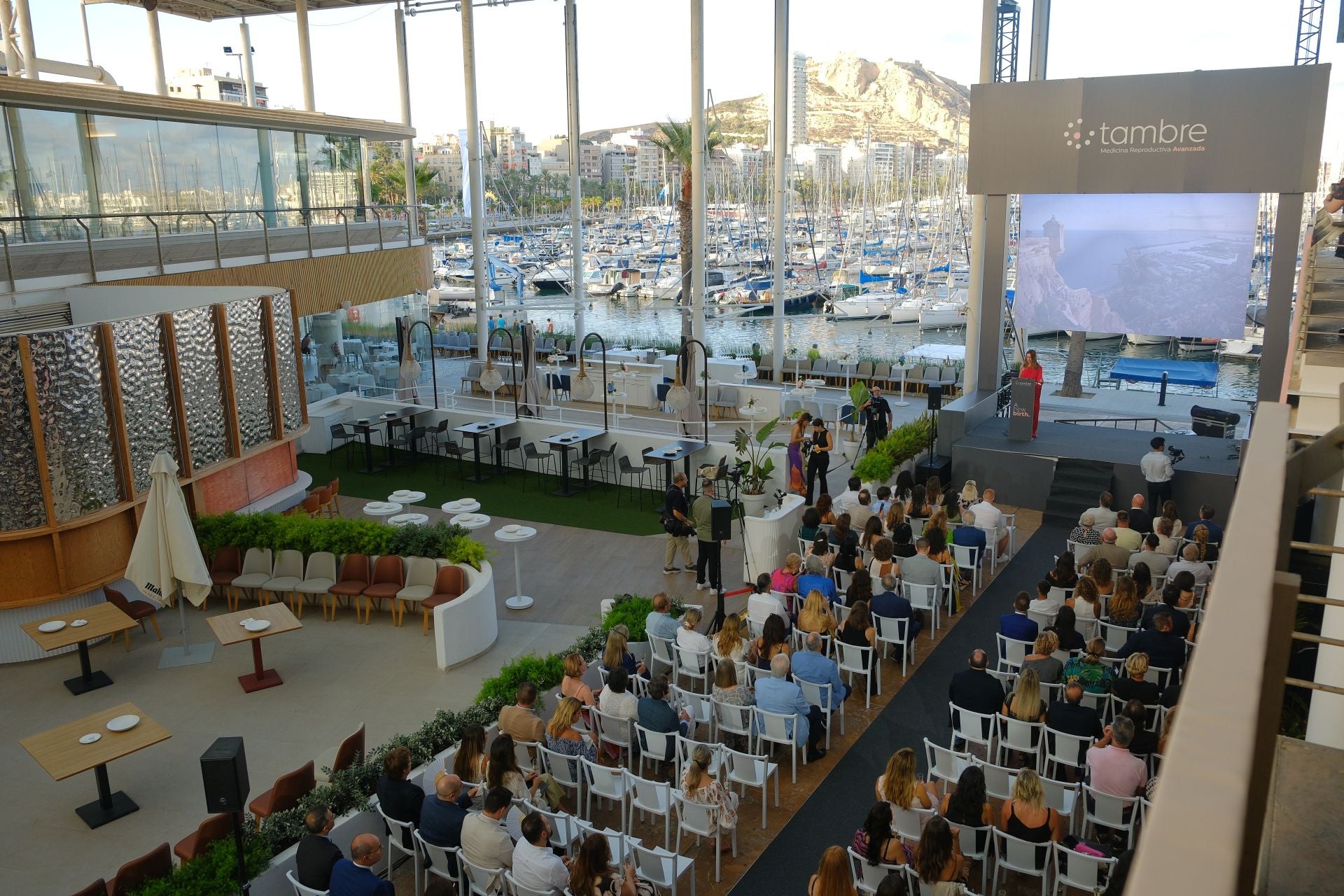 La clínica de fertilidad Tambre abre sus puertas en Alicante con una velada para recordar