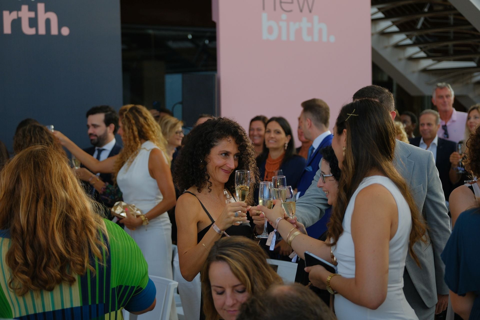 La clínica de fertilidad Tambre abre sus puertas en Alicante con una velada para recordar