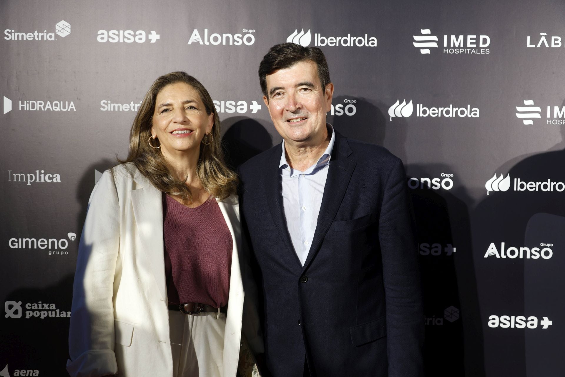 El ex portavoz municipal de Ciudadanos, Fernando Giner, y su mujer, Merche.