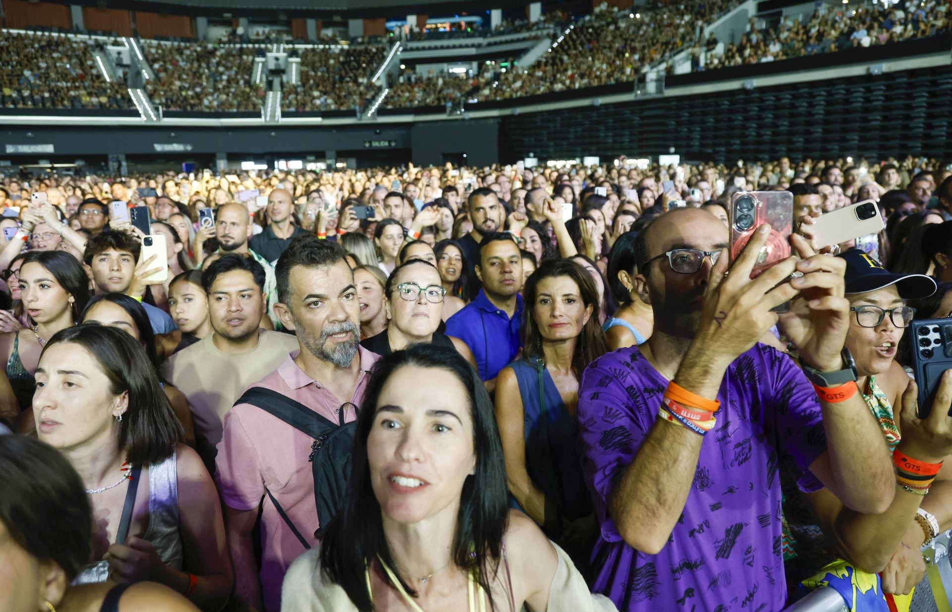 FOTOS | Así ha sido el concierto de Sebastián Yatra en el Roig Arena de Valencia