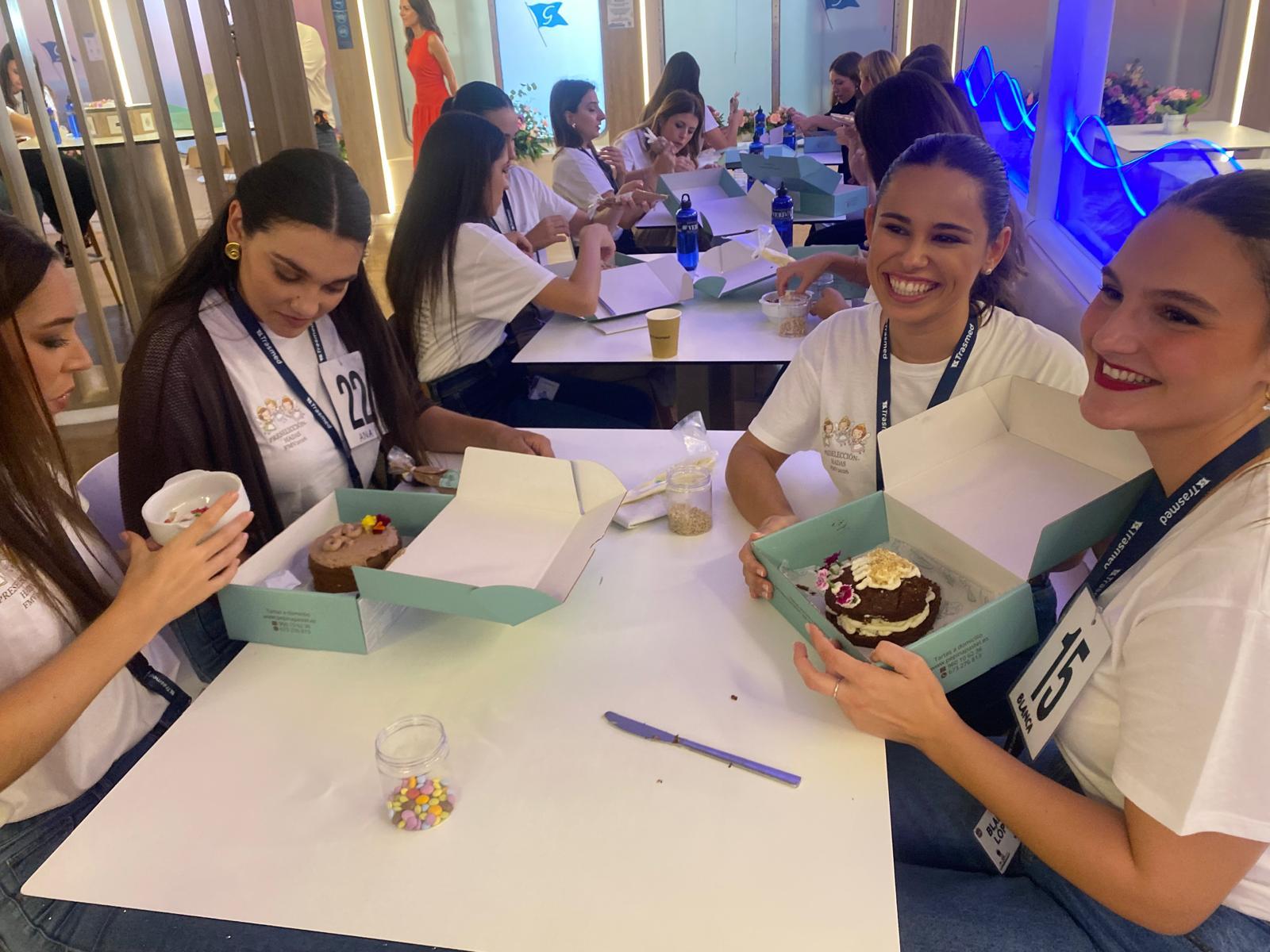 FOTOS | Las candidatas a fallera mayor de Valencia, de taller de repostería en alta mar