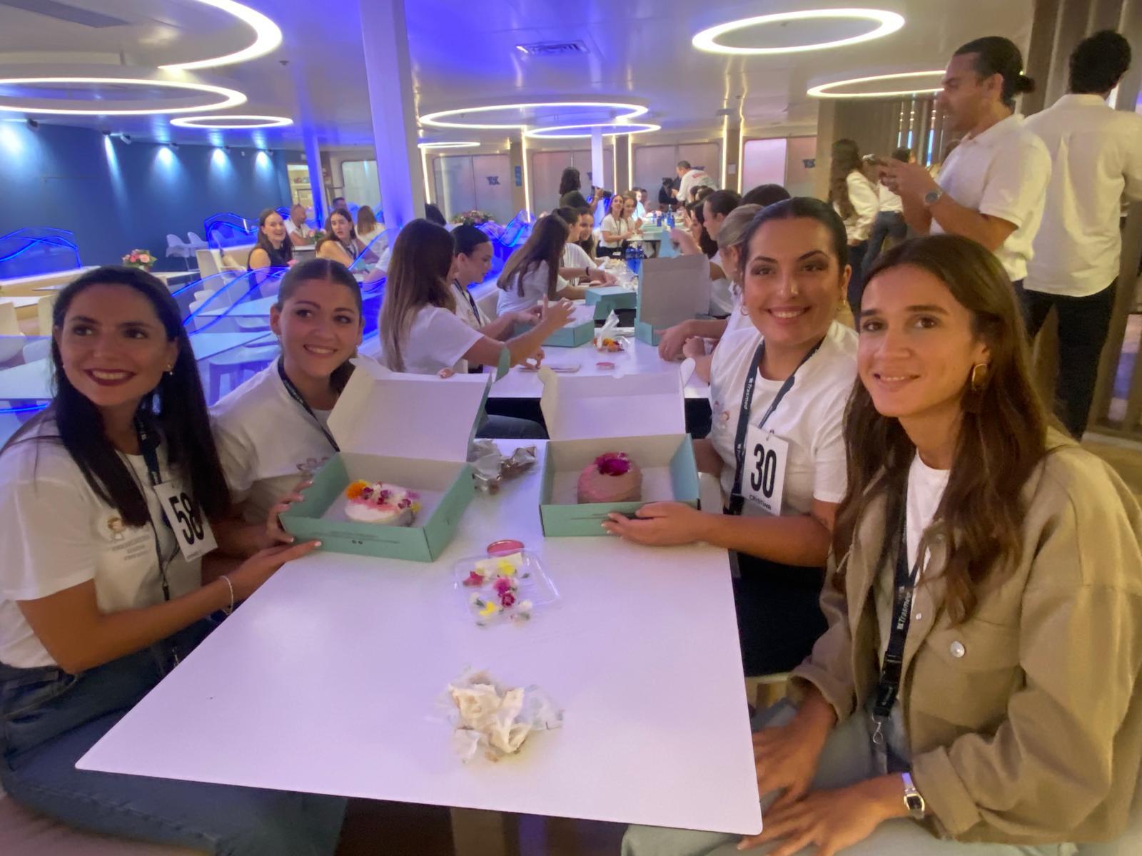FOTOS | Las candidatas a fallera mayor de Valencia, de taller de repostería en alta mar
