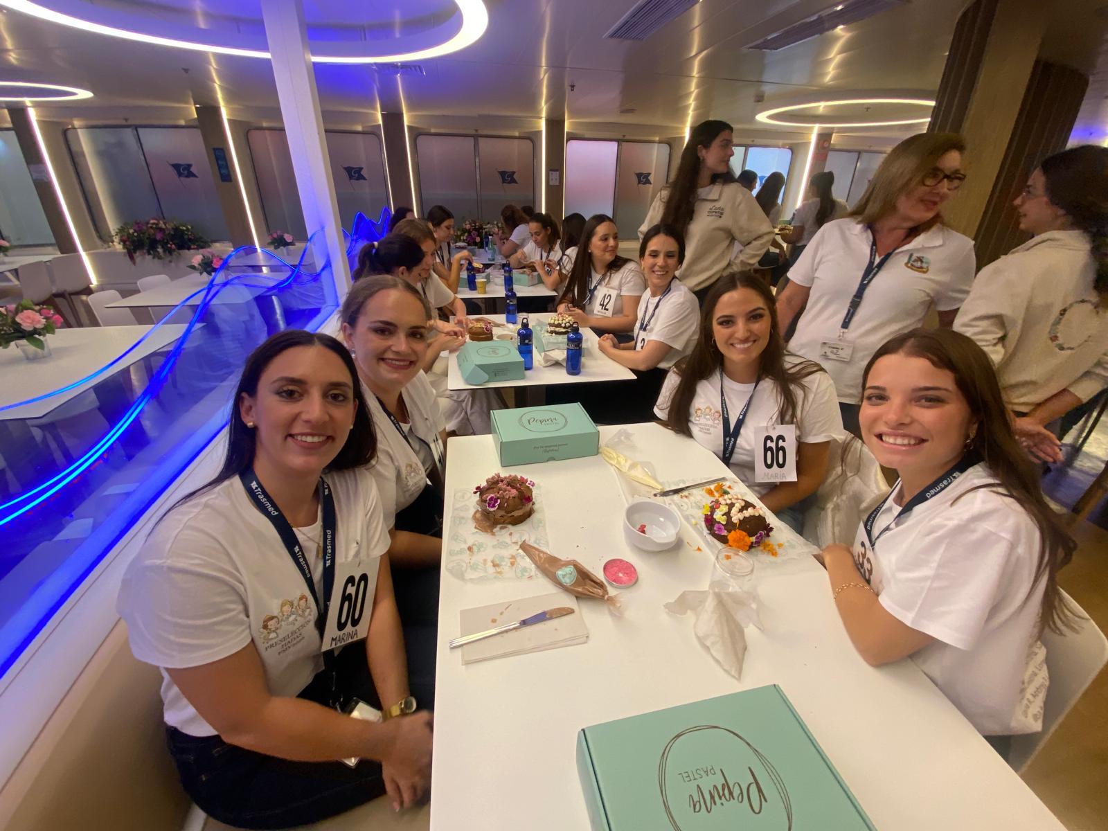 FOTOS | Las candidatas a fallera mayor de Valencia, de taller de repostería en alta mar