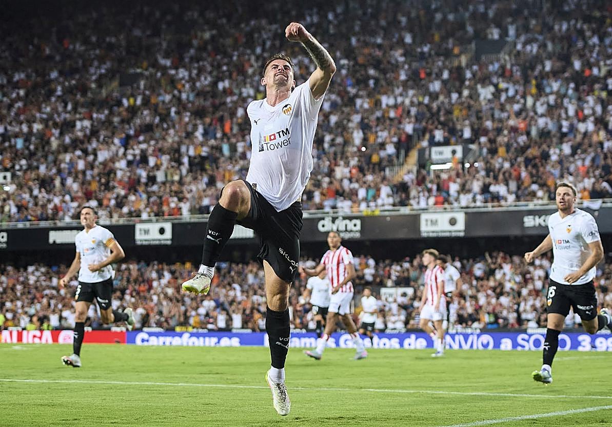 Santamaría celebra un gol ante el Athletic.