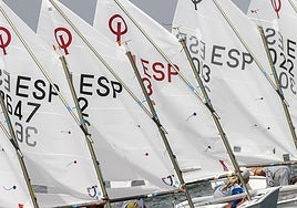 Los regatistas, durante el trofeo.