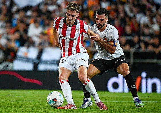 Gayà durante el partido contra el Athletic.