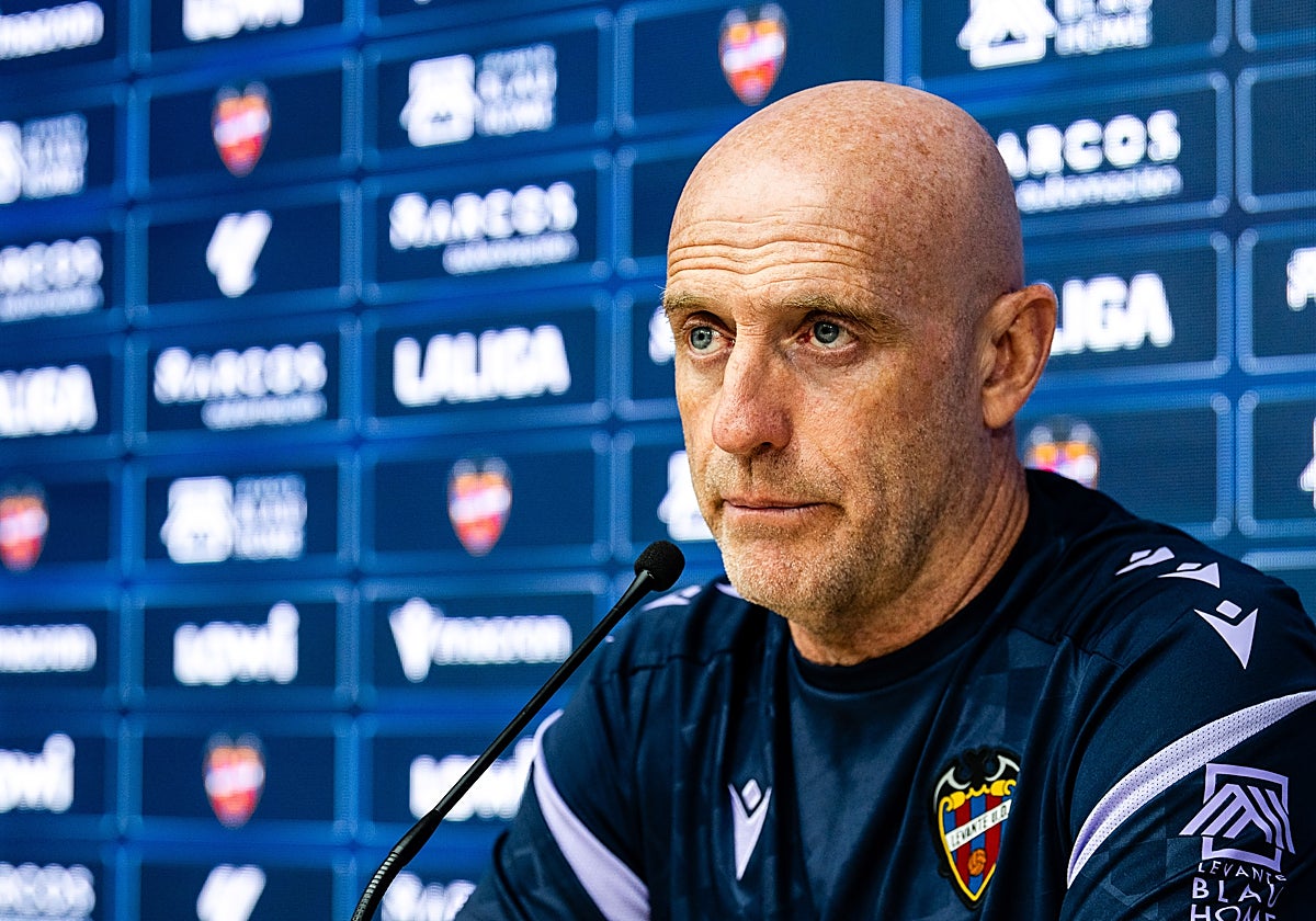 Julián Calero, durante la rueda de prensa.
