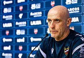 Julián Calero, durante la rueda de prensa.