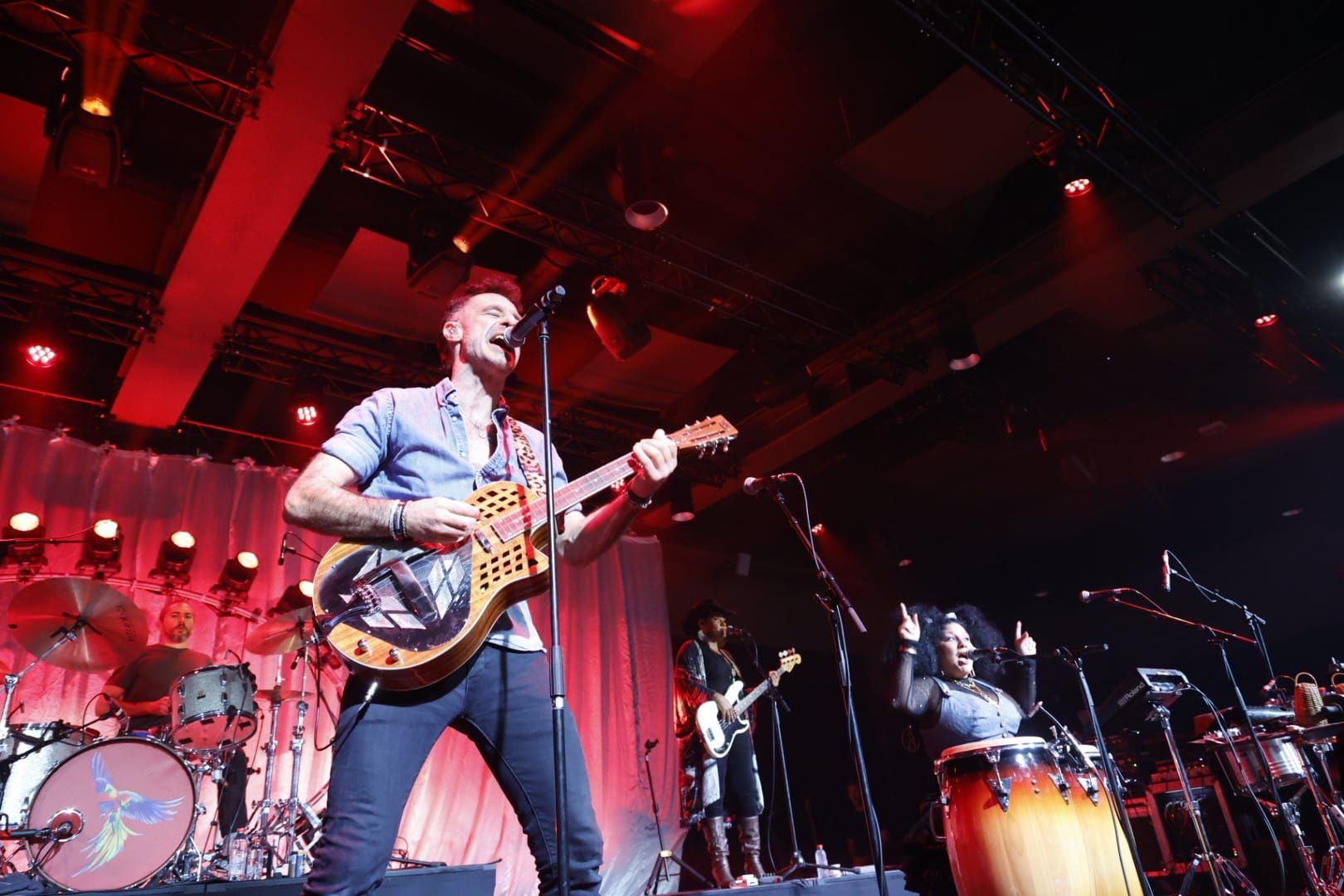 FOTOS | Cat Empire estrena la Sala Auditorio del Roig Arena