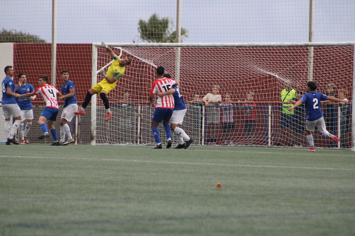 Una parada del portero del Benigànim.