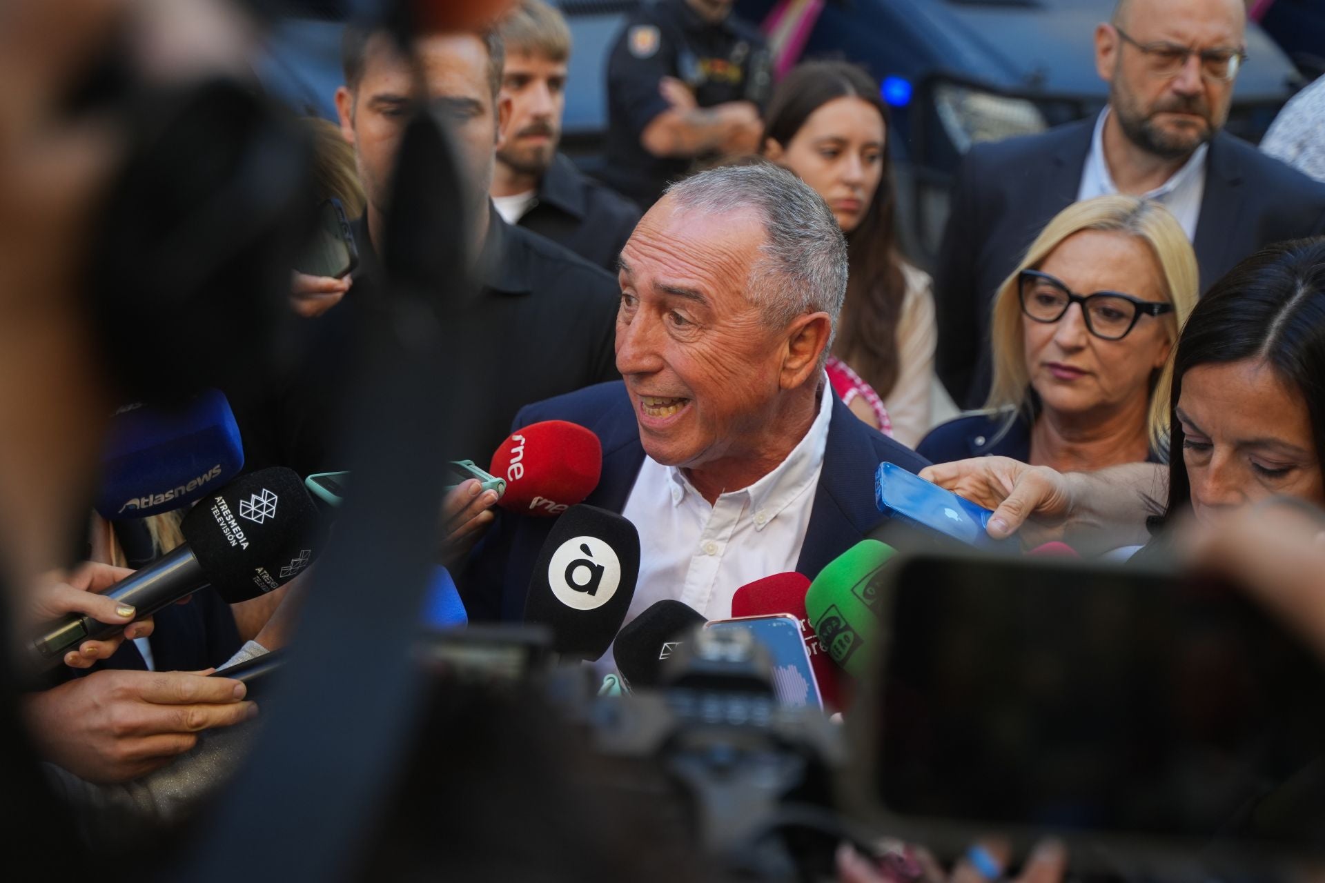 Las víctimas vuelven a pedir la dimisión de Mazón a las puertas de Les Corts