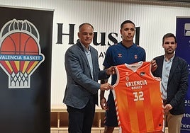 Santiago Vallejo, Isaac Nogués y Enric Carbonell, tras la presentación.