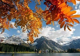 Paisaje otoñal en el cantón suizo de Grisons.