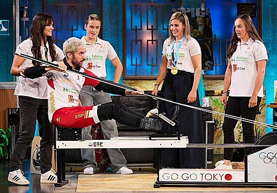 Integrantes del equipo femenino de K4 500 este lunes en 'La Revuelta'.