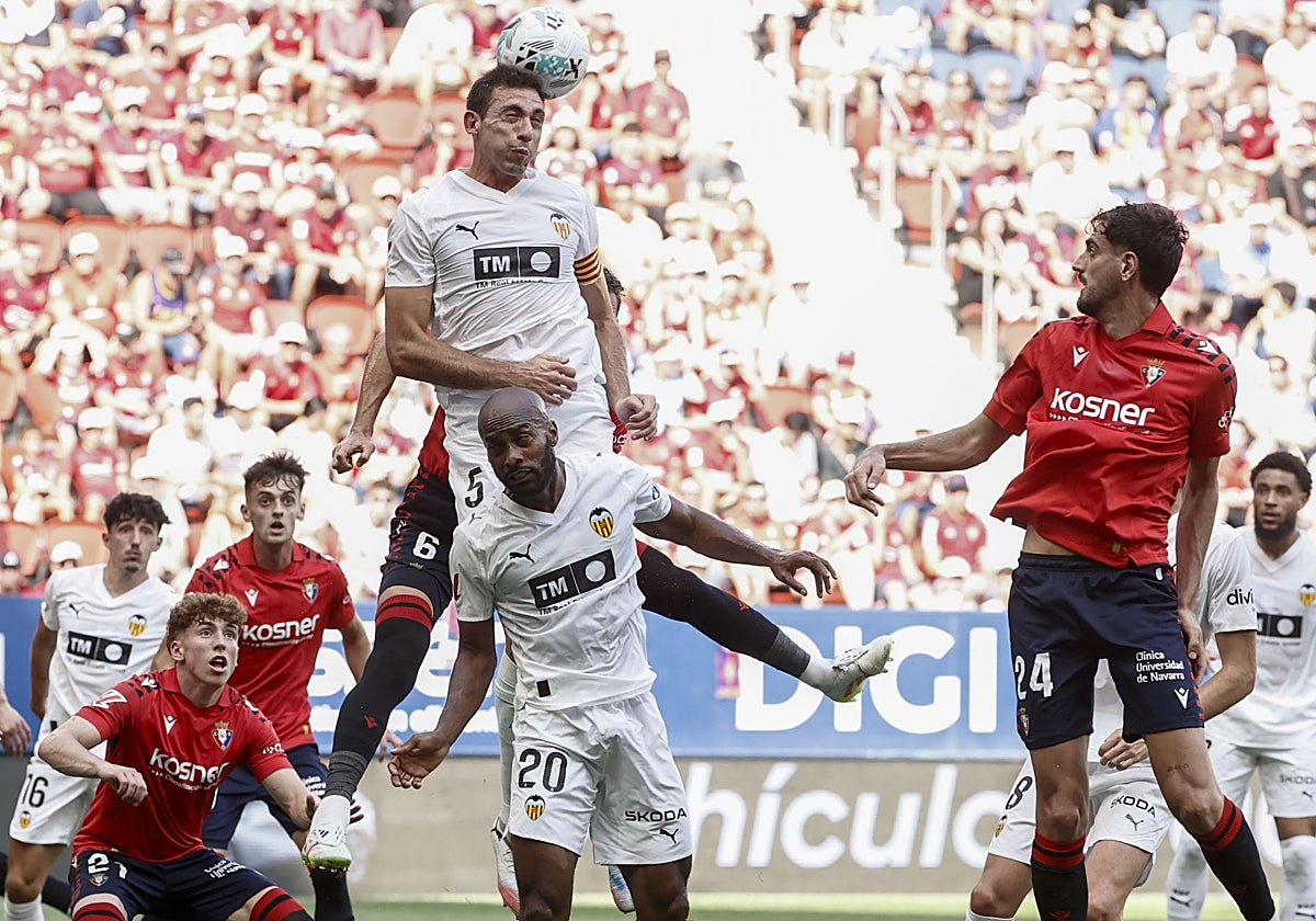 Tárrega salta por encima de Foulquier.