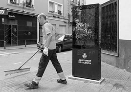 Menos agentes, más barrenderos