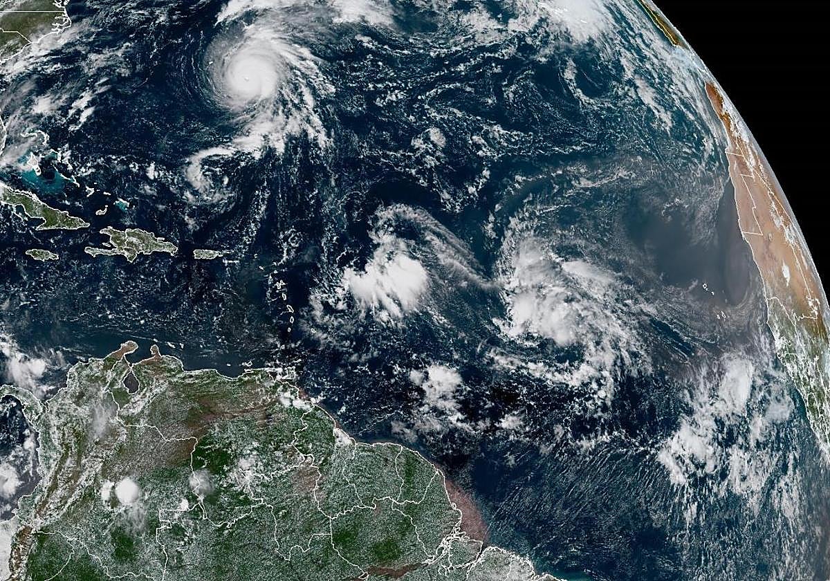 El huracán Gabrielle, en el Atlántico rumbo a la península ibérica.