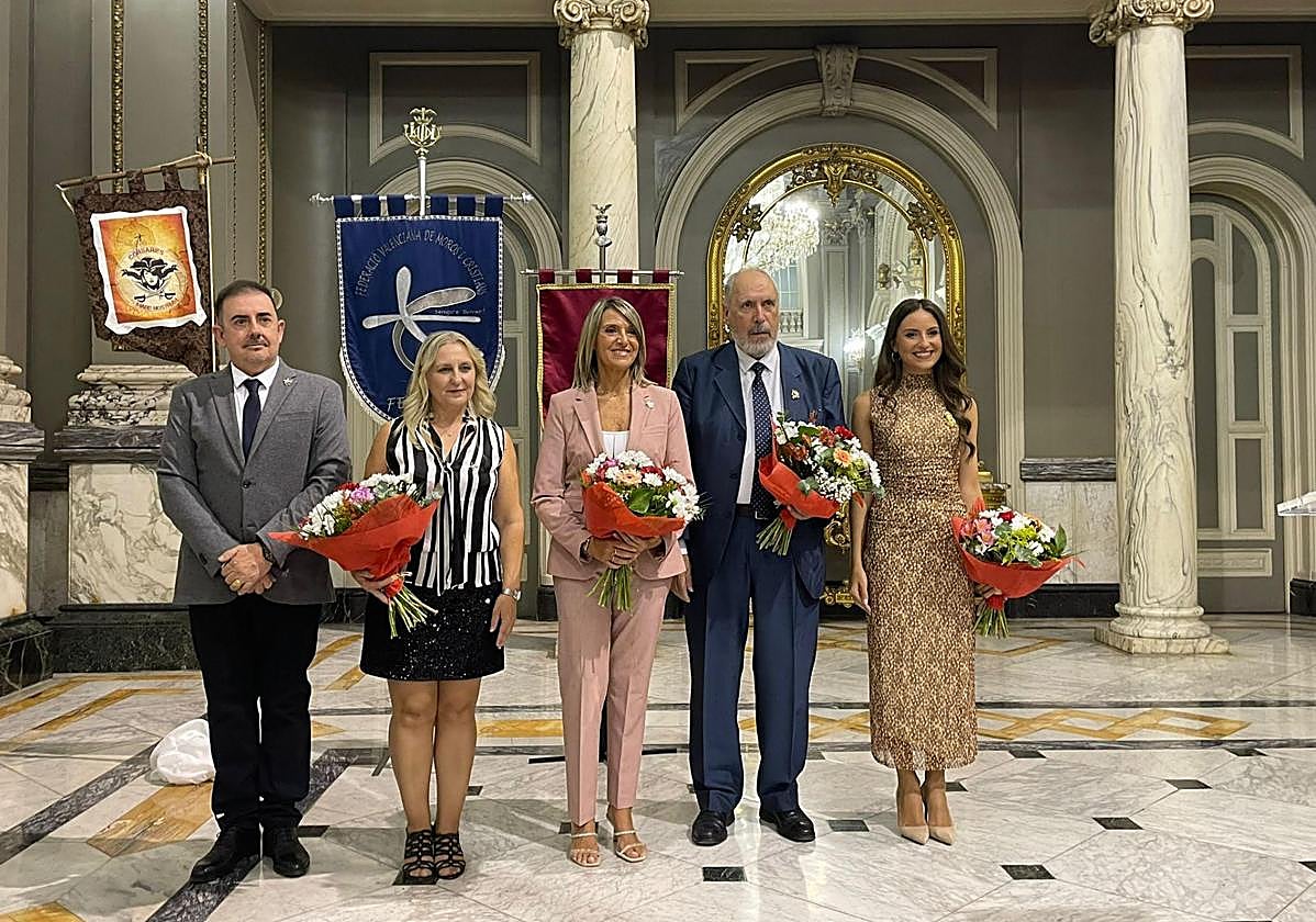 Acto de presentación del prorgama de Moros y Cristianos del 9 d'Octubre, con la edil Mónica Gil como pregonera.