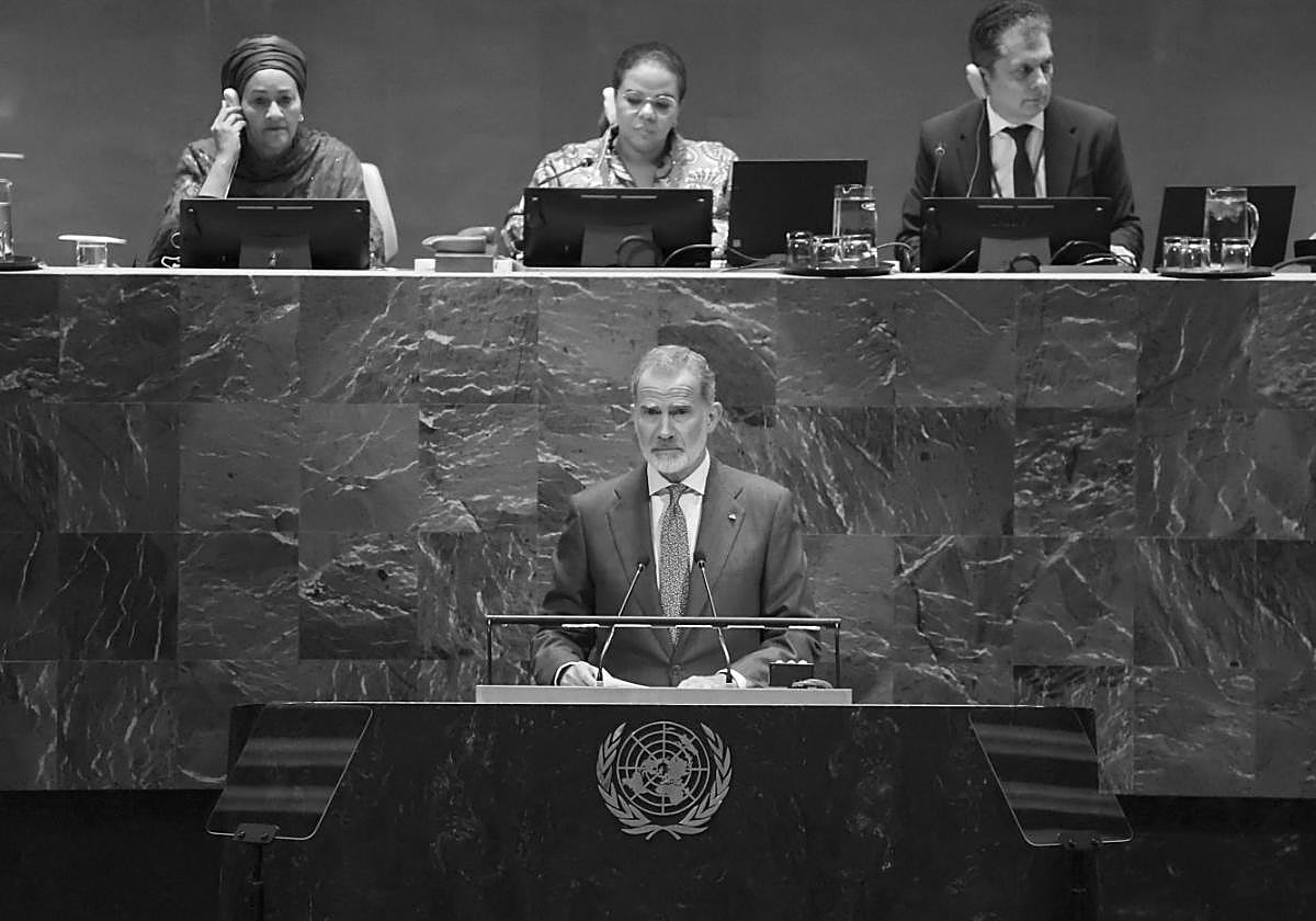 Menos mal que está la Corona