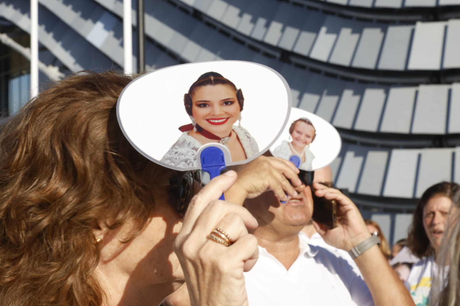 FOTOS | Las mejores imágenes de la gala fallera en el Roig Arena