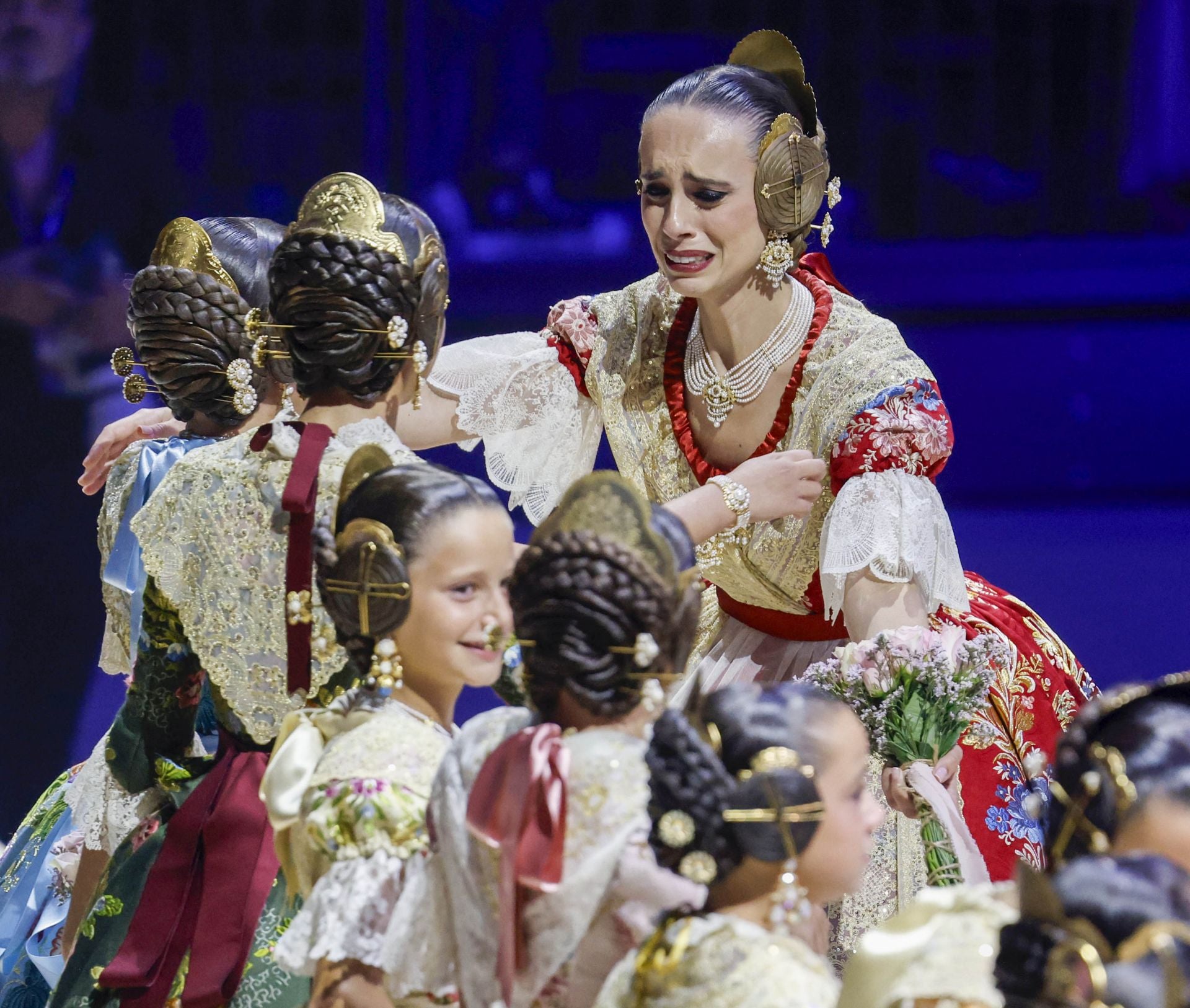 FOTOS | Las mejores imágenes de la gala fallera en el Roig Arena