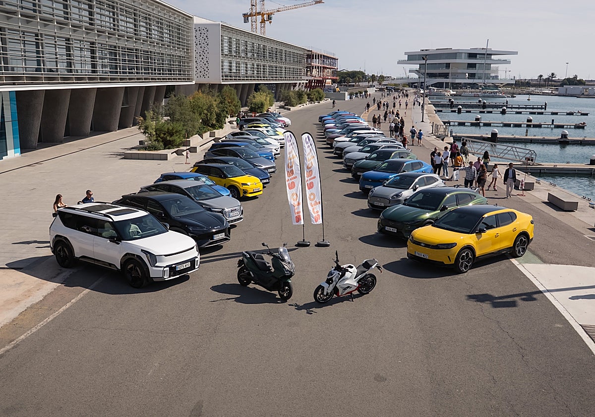 La concentración AUTO-ELECTRIC ha reunido a casi 40 modelos de las principales marcas, con especial protagonismo de las novedades de Ford.