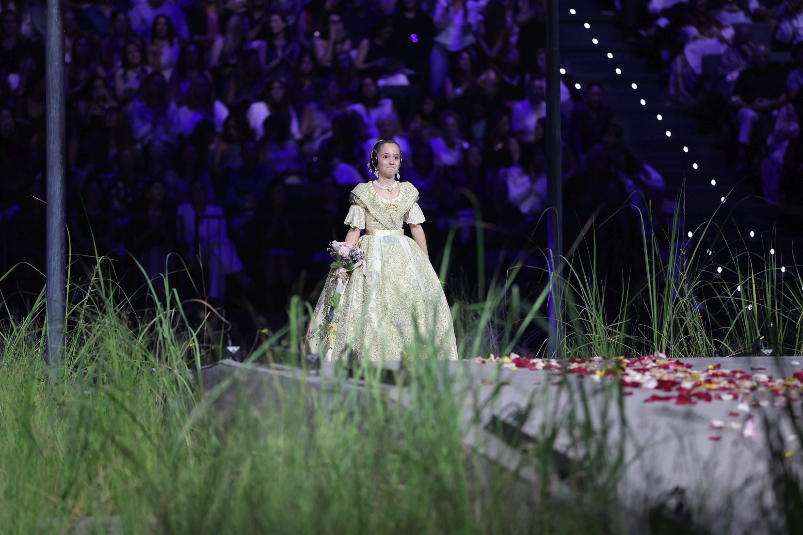 FOTOS | Las mejores imágenes de la gala fallera en el Roig Arena