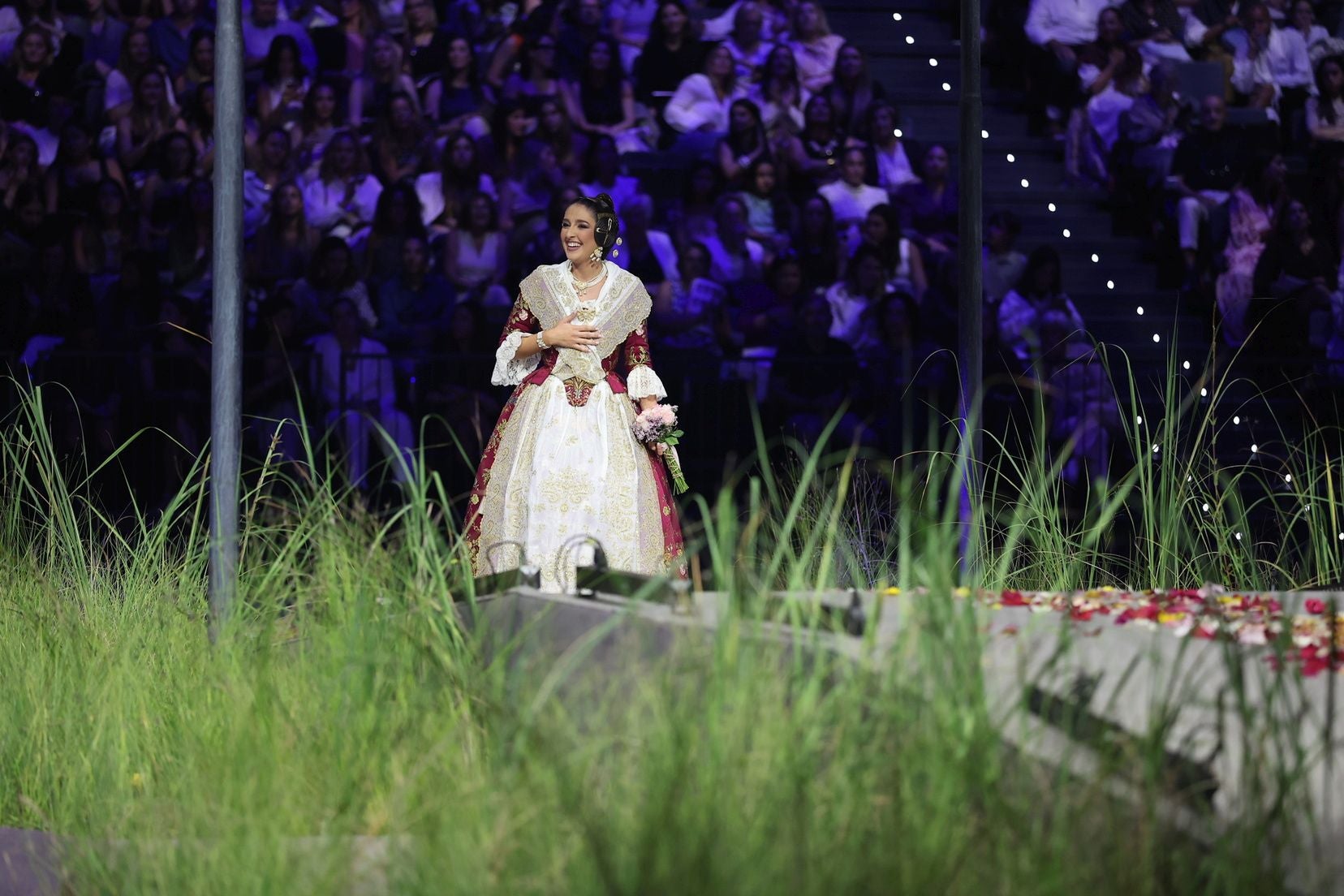 FOTOS | Las mejores imágenes de la gala fallera en el Roig Arena