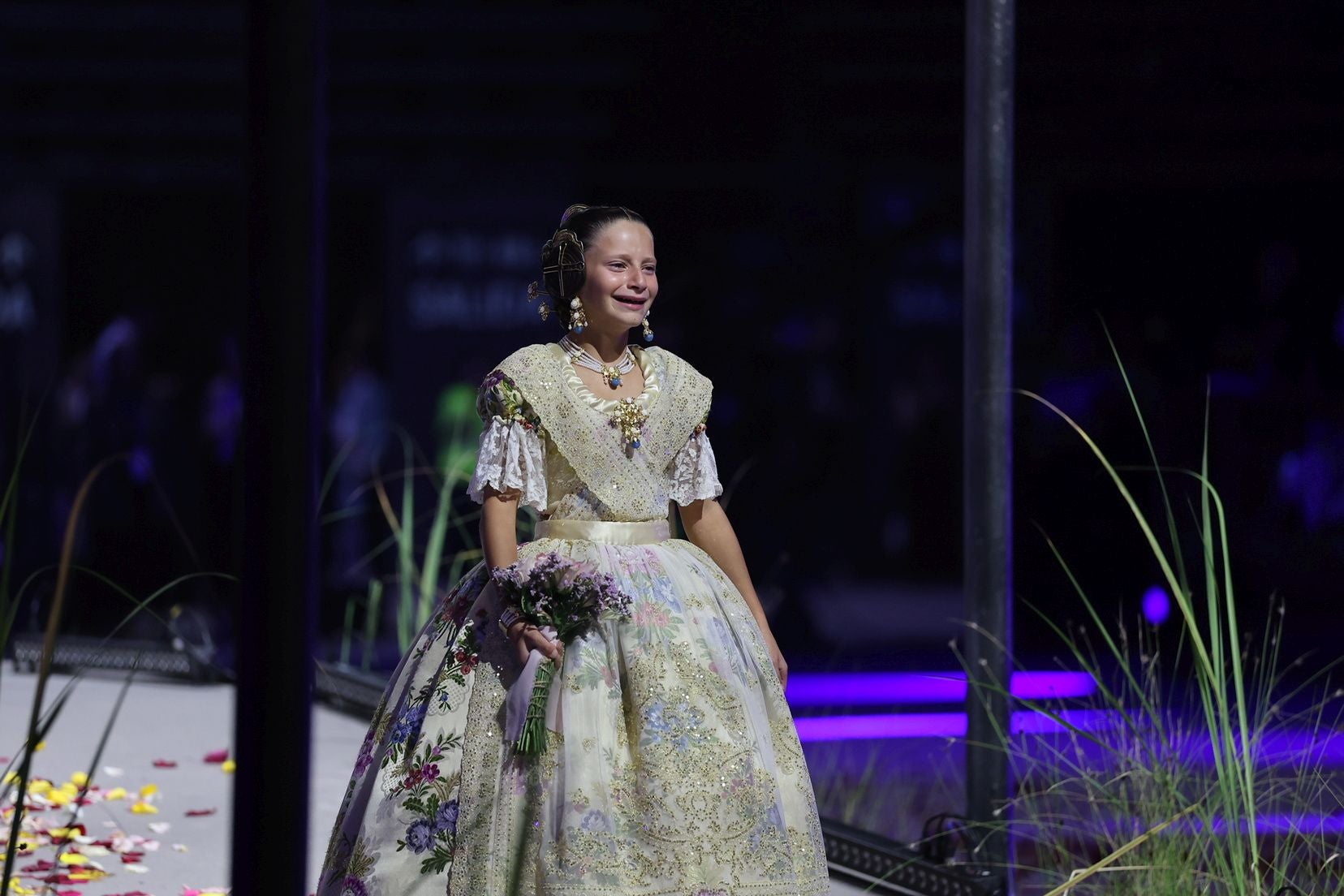 FOTOS | Las mejores imágenes de la gala fallera en el Roig Arena