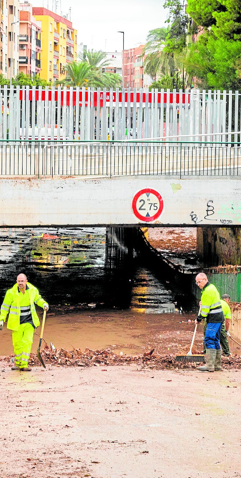 Imagen secundaria 2 - Las trombas imprevisibles golpean Valencia