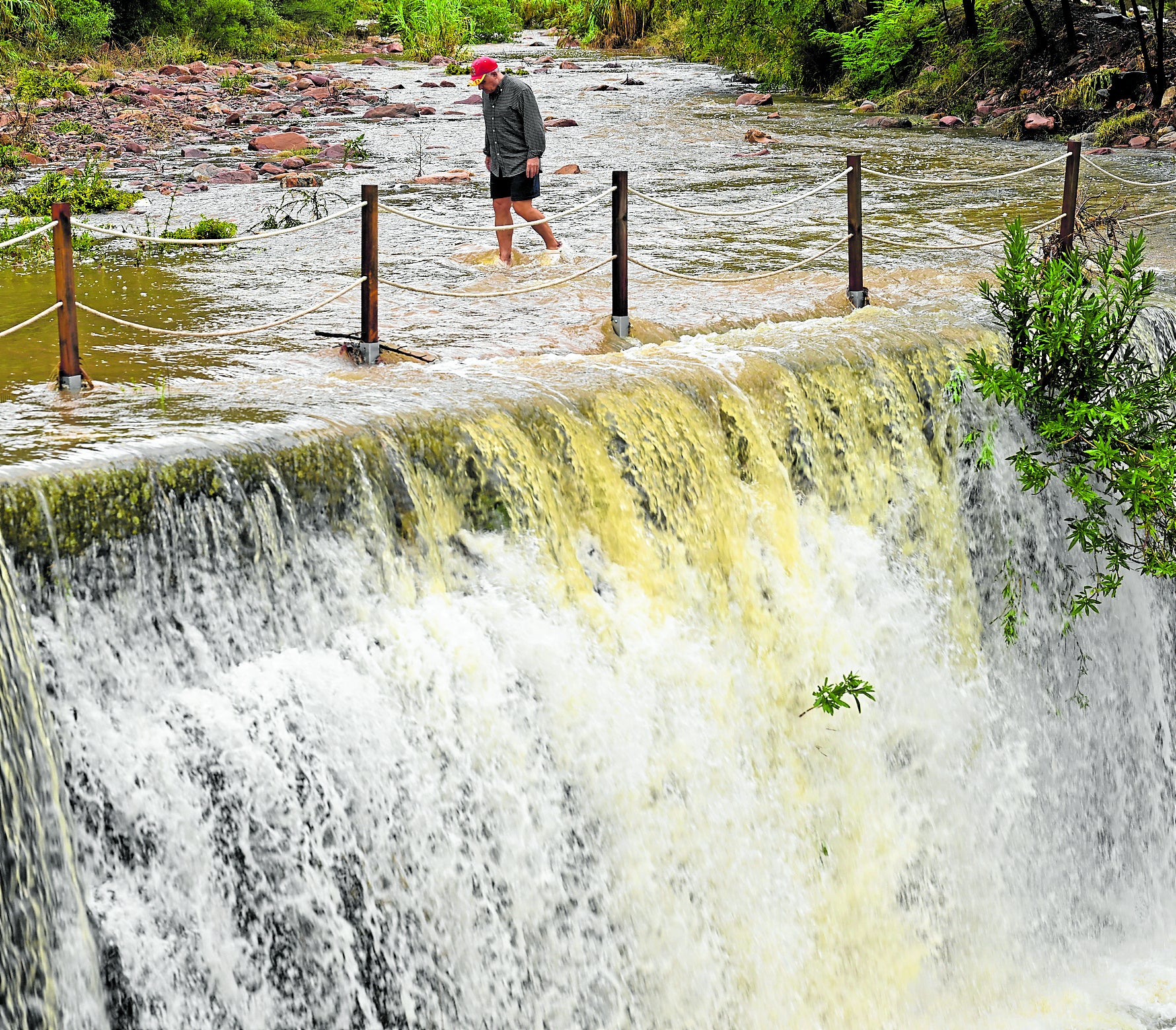Imagen secundaria 1 - Las trombas imprevisibles golpean Valencia