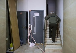 Un ascensor averiado en Paiporta.