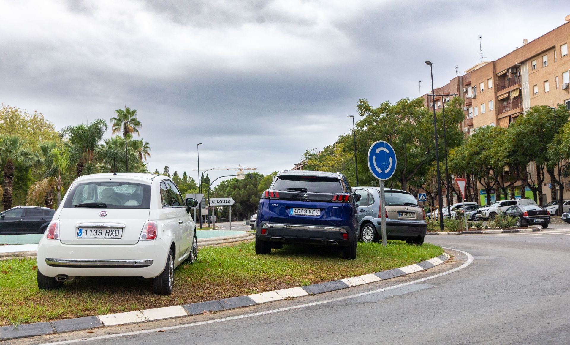 Calles inundadas en la provincia de Valencia por las fuertes lluvias de este lunes