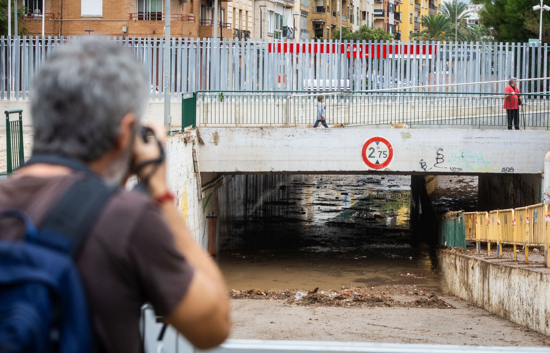 Calles inundadas en la provincia de Valencia por las fuertes lluvias de este lunes