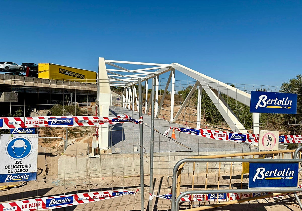 Reconstrucción de la pasarela.