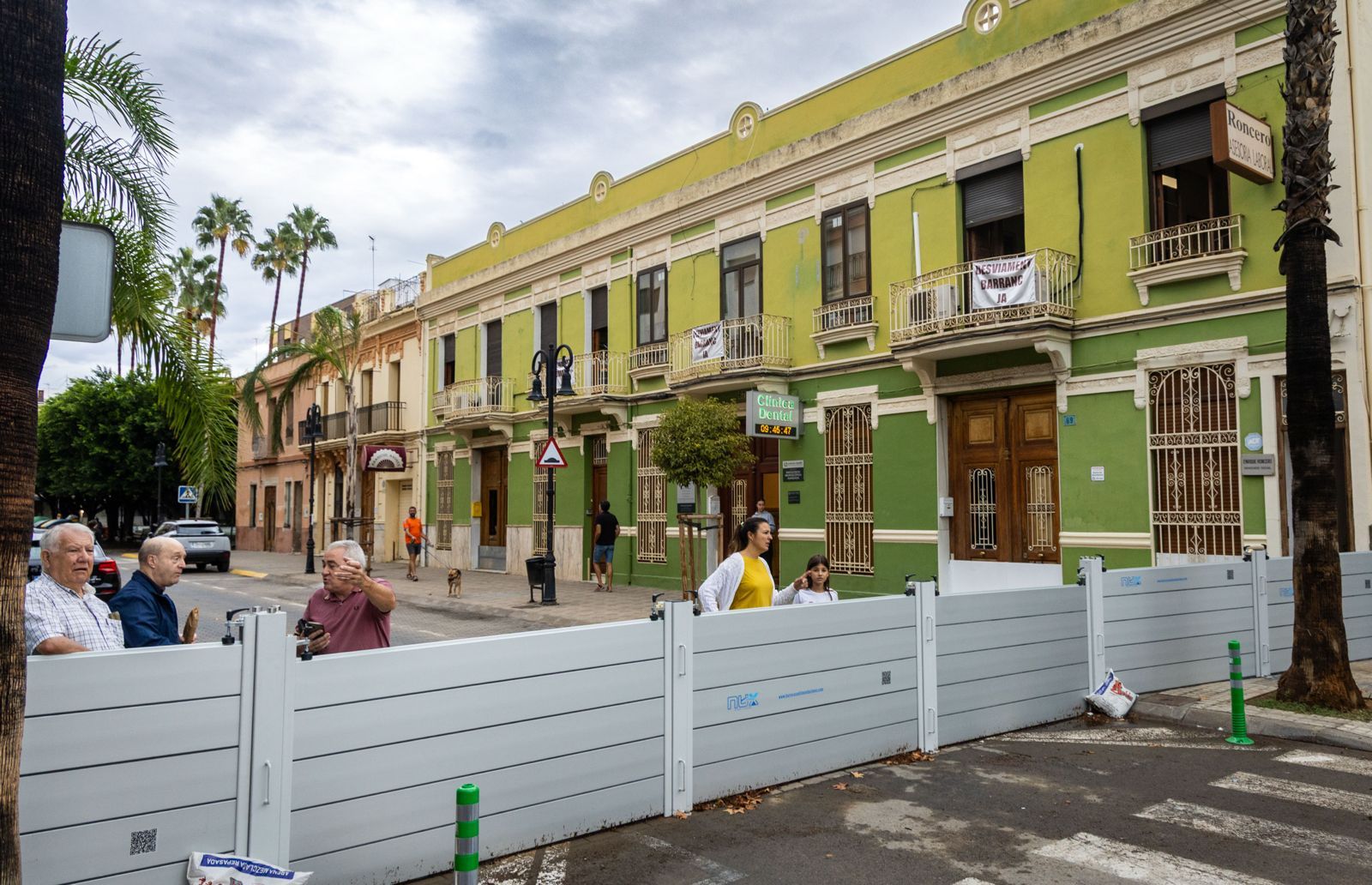 Calles inundadas en la provincia de Valencia por las fuertes lluvias de este lunes