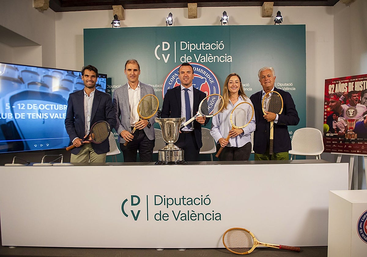 Presentación de la Copa Faulcombridge.