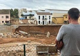 Un talud cae en el Barranco del Poyo a la altura de Picanya