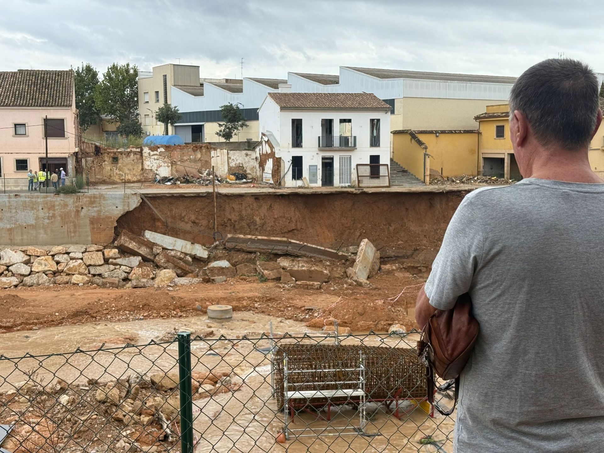 Un talud cae en el Barranco del Poyo a la altura de Picanya