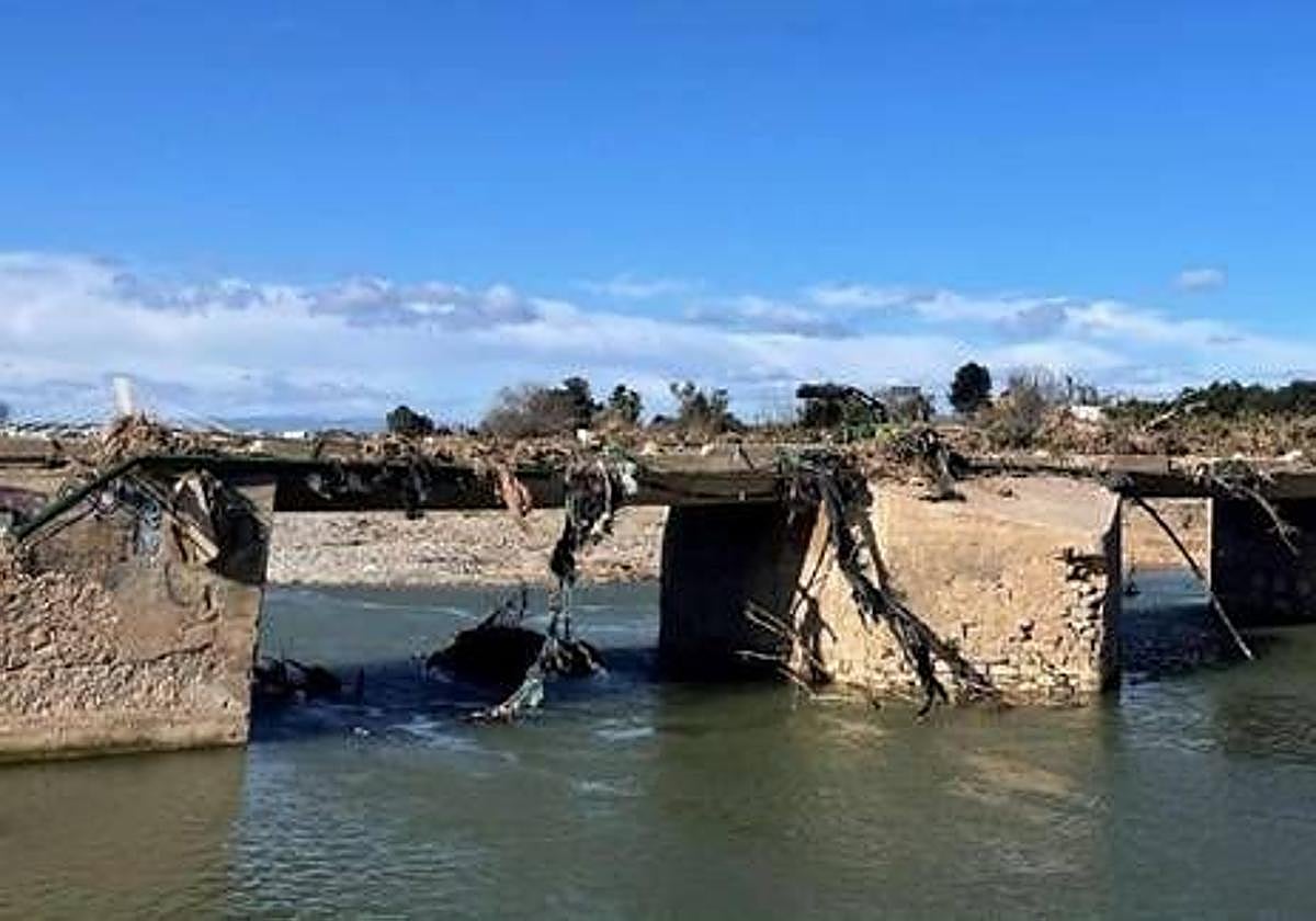 Imagen tras la dana del puente que será reconstruido.